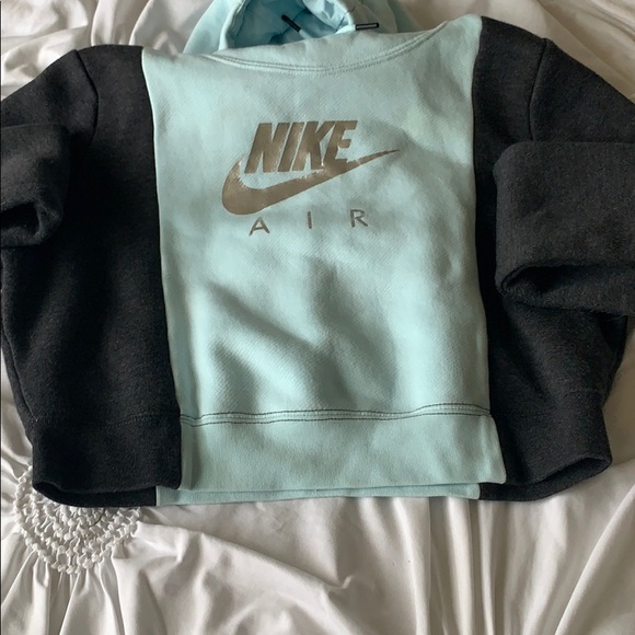 Cropped Nike air hoodie. Perfect condition - Picture 4 of 5